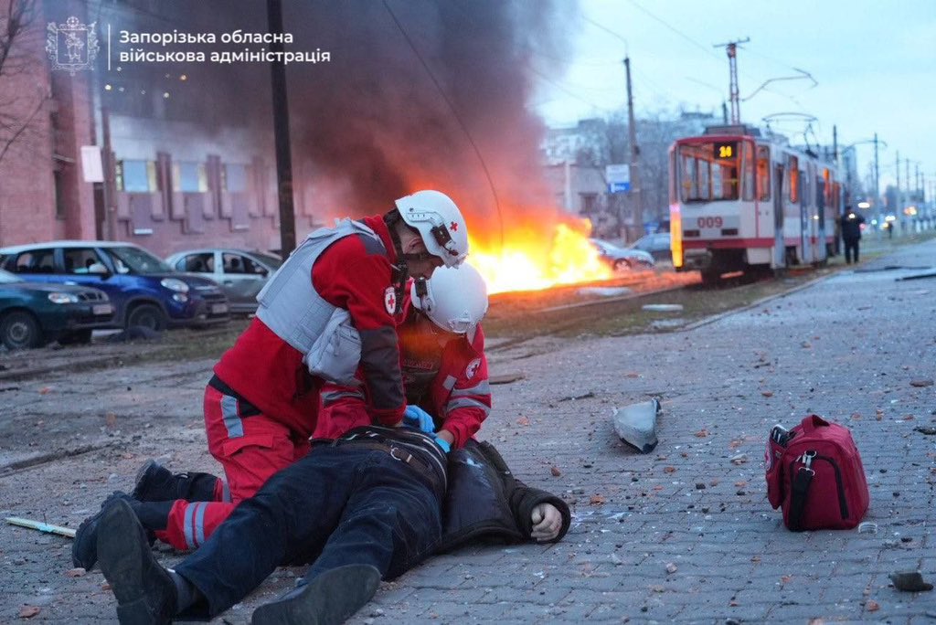 RUSKI UDAR NA ZAPOROŽJE: Krvavi sukobi na frontu ne prestaju, 13 mrtvih, na desetine ranjenih, jezive slike s lica mjesta (foto)