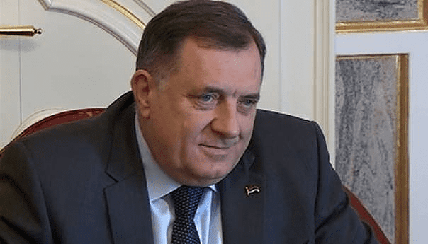 Dodik čestitao Vučiću dan državnosti Srbije
