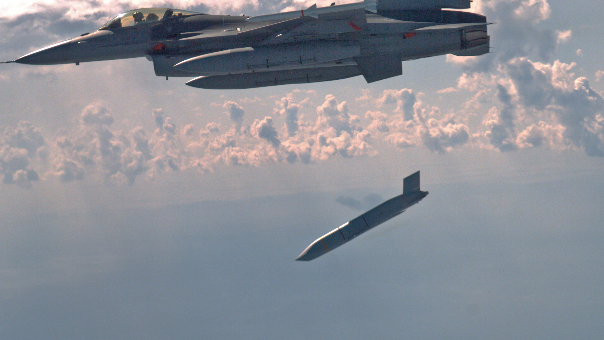 UKRAJINA POVLAČI NAJOPASNIJI POTEZ DOSAD: Lovci F-16 biće smješteni u NATO bazama u okolnim zemljama