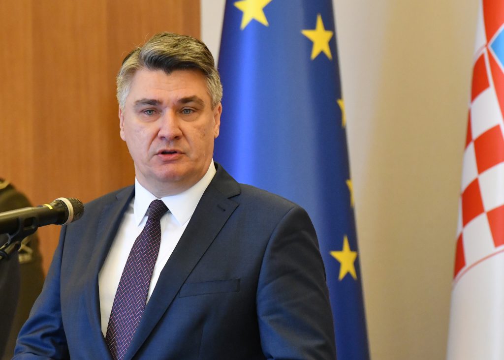 PREDSJEDNIK HRVATSKE OSPORAVA 