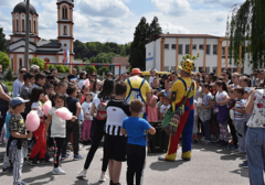 ZLOUPOTREBA ILI BRIGA O DJECI Da li stranke trebaju da prave zabave za mališane