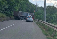 BARIKADE NA KOSOVU /VIDEO/Zatvoreni "Brnjak" i "Jarinje"; Specijalci, KFOR i karabinjeri na terenu; Blokade na par mjesta