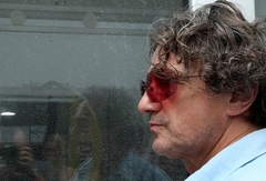 Bregović otkrio tužnu priču njegovih roditelja koja tjera suze na oči : Cijelu noć bi napolju sjedio ispod prozora sobe u kojoj je moja majka umirala i pušio