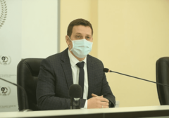 PREMINULO JOŠ OSAM OSOBA U Republici Srpskoj na koronu testirano 667 uzoraka, pozitivan 71