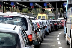 Duge kolone na prelazima iz BiH ka Hrvatskoj