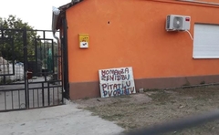 “Momak za ženidbu” Hit ponuda za brak ispred jedne seoske kuće