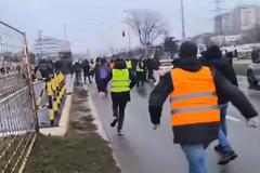 Studentkinja povrijeđena na protestu u Beogradu u stabilnom stanju