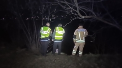 Vatrogasci spasili tri mladića nakon što je automobil sletio u rijeku (FOTO)