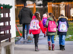 Učenici od prvog do petog razreda danas u školskim klupama