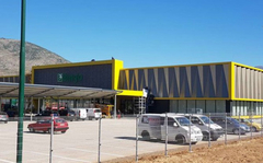 Filmska pljačka u Mostaru: Ukrali vozilo, zabili se u vrata "Binga" i odnijeli sef iz mjenjačnice