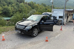 Veliki "ulov" na granici BiH: Pronađeno 12 kg droge u mercedesu 