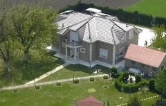 PRAVI LUKSUZ Ovo je vila Nataše Bekvalac u kojoj se udala Kaća Grujić (FOTO)