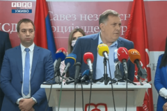 "DOVEDEN SAM U POZICIJU - ILI MI ILI ONI" Dodik poručio da partije iz koalicije više NE ŽELE SELAKA