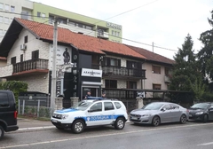 Afera "Korona ugovori": Vlasnik prodavnice oružja u Banjaluci pušten da se brani sa slobode