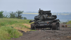 Ruski vojnici potopili ukrajinski tenk kod Časovog Jara /VIDEO/