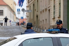 Hrvatska privela antivaksere, sumnjiče se za podsticanje terorizma
