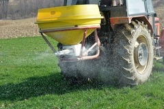 Traktoristu usmrtio rasipač