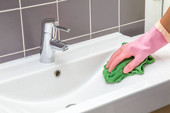 Nekoliko trikova kako da se riješite mrlja od ostataka vode i sapuna