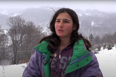 Tinejdžerka heroina: Do škole kroz snijeg putuje 25 km, vukova se ne plaši (VIDEO)