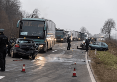 SUDAR AUTOBUSA I DVA "GOLFA" Povrijeđena beba, vatrogasci izvlačili vozače