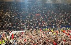 HAOS UOČI DERBIJA Navijači Zvezde i Partizana se potukli u gradskom prevozu