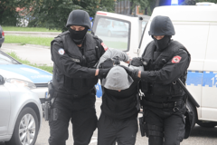 AKCIJA “FENIX” Policija pretresa 23 LOKACIJE u Sarajevu i Istočnom Sarajevu