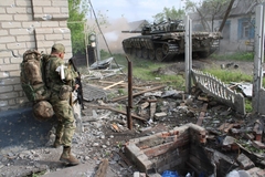 UŽIVO /VIDEO/ Odjeknula serija eksplozija; "Mora da se okonča"; SAD: Imamo plan; Sprema se vazdušni desant?; Izvještaji sa fronta