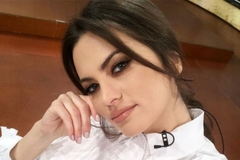 Milica Pavlović zbog izazova skinula korset u emisiji uživo