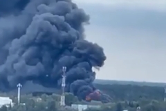 Požar u Moskvi: Kuljao stub crnog dima (VIDEO)