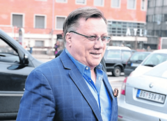 Halid Bešlić poručio: "Nema tih para za koje bih nastupao dok ljudi leže po bolnicama"