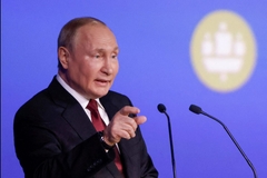 Putin poručuje da Moskva jača oružane snage