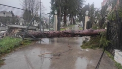 Nevrijeme u Bihaću: Uništen krov na školi, problemi i sa strujom