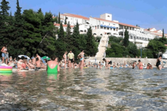 Neum spreman za sezonu, otvaraju i nove hotele