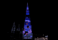 POČAST LEGENDI FUDBALA Najviša zgrada na svijetu osvijetljena likom Maradone