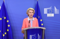 Fon der Lajen: Izbacujemo ruske banke iz SWIFT mreže