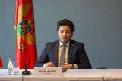 Abazović: Žao mi je i izvinjavam se