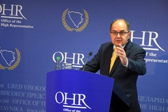 Frankfurter algemajne cajtung: "Ima moći kao da je Bosna karipska plantaža šećerne trske iz pretprošlog vijeka“