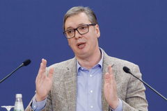 Vučić sletio u Baku: Let ka Moskvi proglašen nebezbjednim