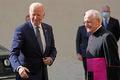 Papa se sastao sa Bajdenom