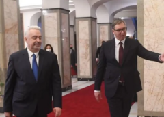 "Srbija i Crna Gora moraju bolje da sarađuju" Vučić Krivokapića dočekao ispred zgrade Predsjedništva