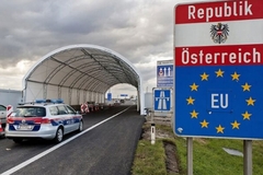 Austrija: Nevakcinisanim zabranjen ulazak u kafiće, restorane i frizeraje