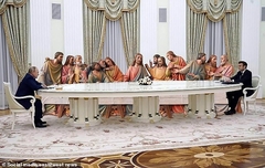 Putinov sto postao internet senzacija (FOTO,VIDEO)