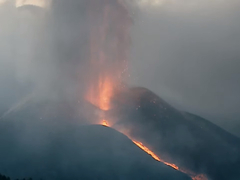 VULKAN BJESNI: Lava uništava kuće na La Palmi