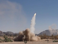 Huti ne miruju: Pogođen još jedan brod kod obala Jemena