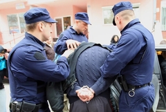 KAMATARENJEM “STEKAO” 30 NEKRETNINA Pozajmljivao novac, tužio dužnike pa oteo ogromnu imovinu