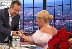 TORTA, KRUNA I SUZE: Jovani Jeremić priredili iznenađenje za rođendan, Dačić joj donio poklon