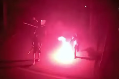Pojavio se novi snimak sukoba: Navijači Širokog s palicama i bakljama napali BBB-e (VIDEO)