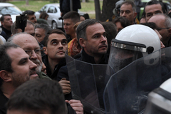 Drugi dan blokade u Novom Sadu: Koškanje demonstranata i policije