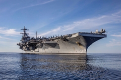 Najveći američki nosač aviona na nuklearni pogon uplovio u Split /VIDEO/