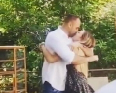 Problemu opadanja kose riješio da stane u kraj: Bivši učesnik Zadruge u društvu supruge otišao na transplantaciju u Tursku